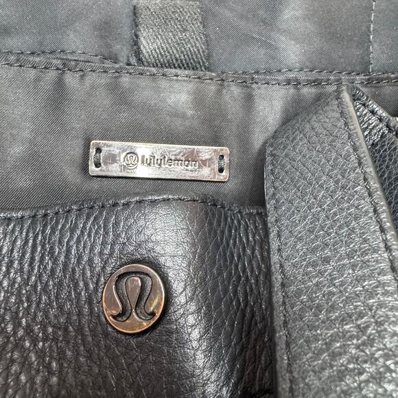 lululemon Now and Always Large Expandable Crossbody Tote - Picture 10 of 15